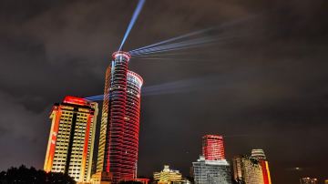 鹭江夜游