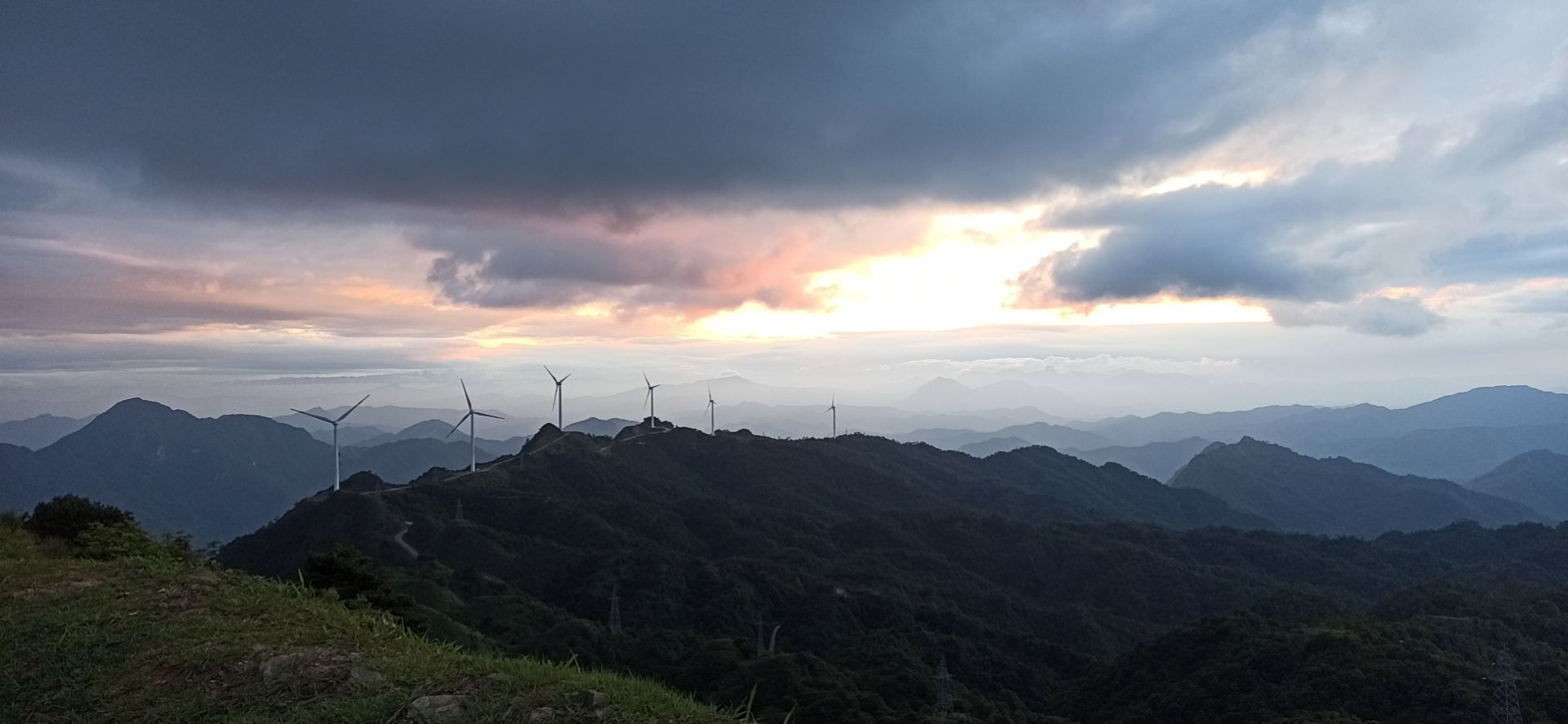 罗定风车山