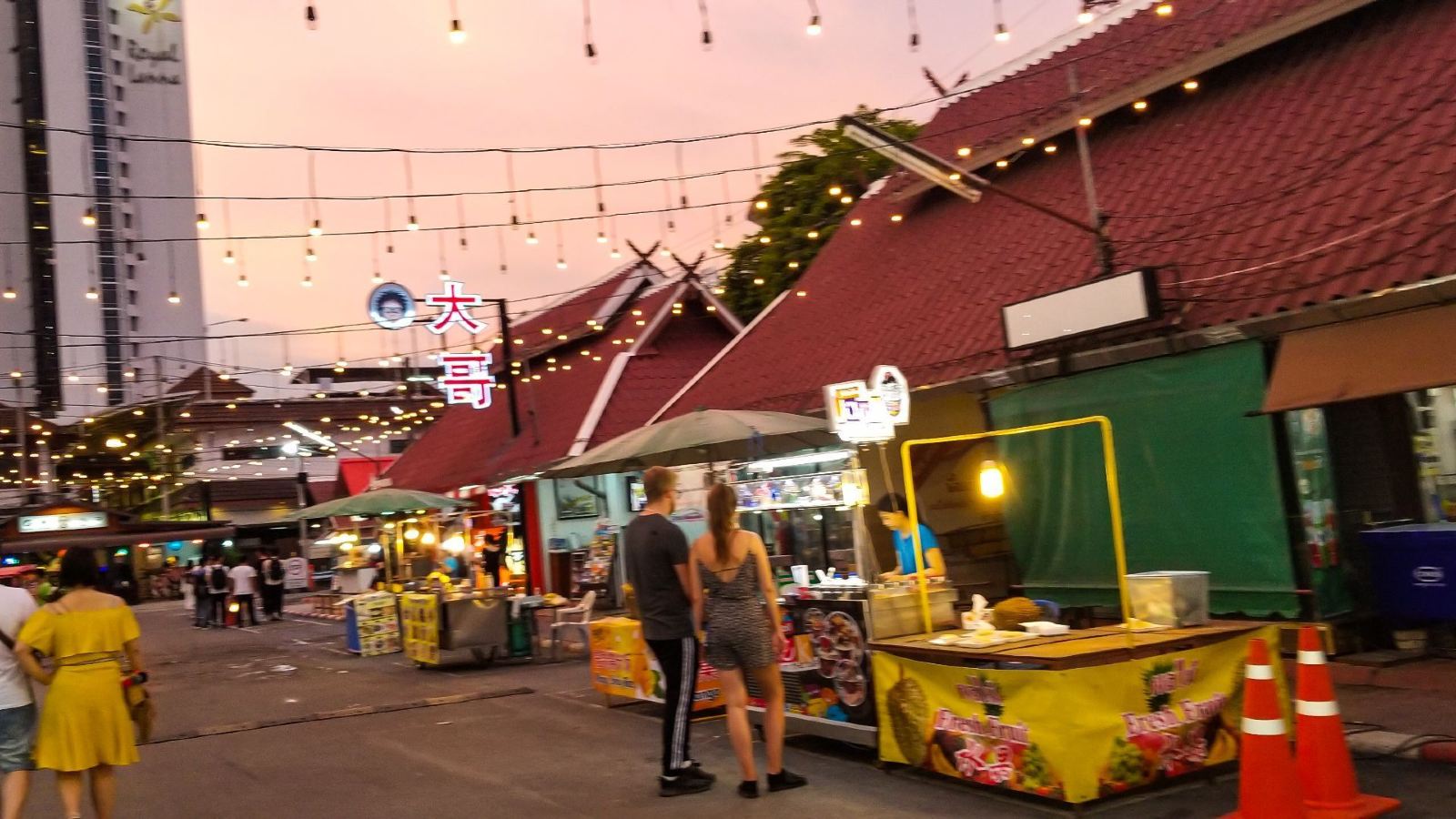 泰国普吉镇周末市场Phuket Weekend Market