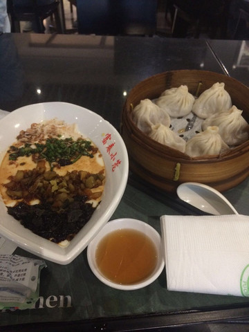 富春小笼(愚园路店)