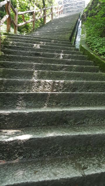 远远的路 三叠泉