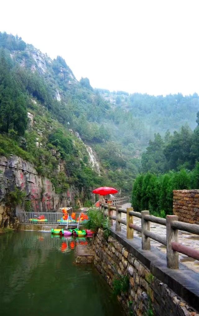 黄金谷瀑布群风景区