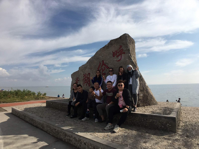 我们去大草原的湖边 等候鸟飞回来