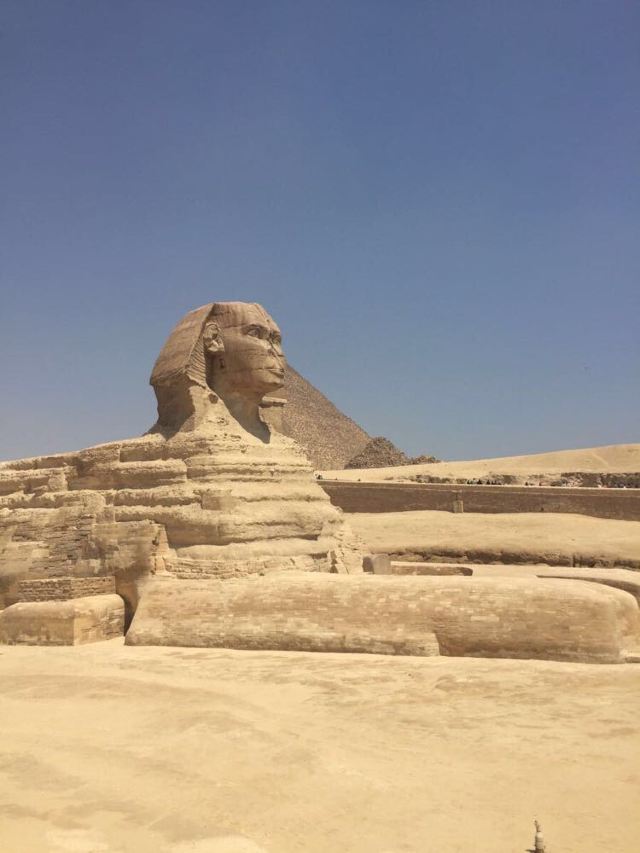 胡夫的前脸和狮身  狮身人面像