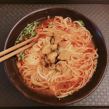            好像是我点的焖肉饵丝