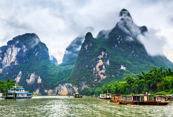 桂林漓江正航四星豪华游船半日游【自助餐·可选银子岩一日游】【[全程漓江游船]正航四星豪华船，开启百里漓江新体验！下午可选搭配升级银子岩】