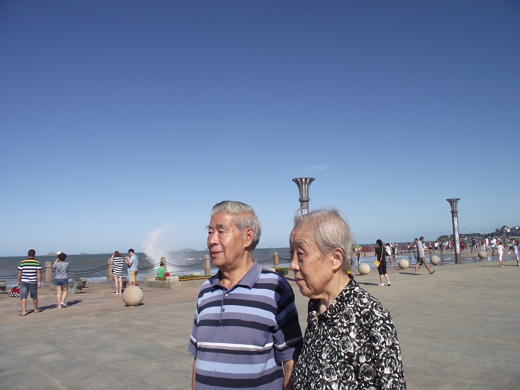 山海与老人