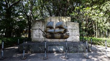 黄埔古港遗址_哥德堡号纪念雕塑2