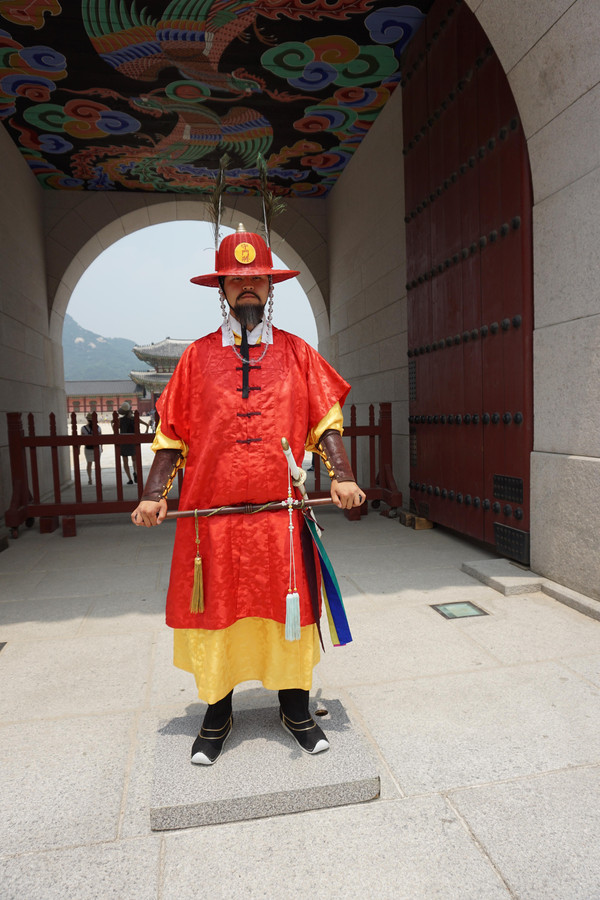 景福宮:是太祖李成桂於1395年建造的新朝鮮王朝的正宮,根據中國古代