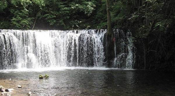 吊水湖森林生态风景区