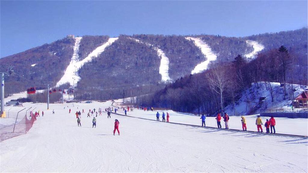 莲青山滑雪场