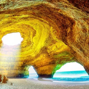 葡萄牙贝纳吉尔海洞+南葡封面小镇一日游（中文服务里斯本往返）