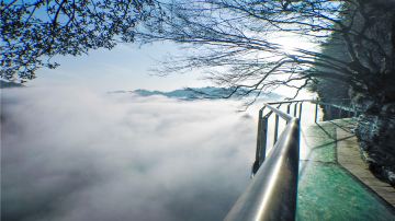 矮寨悬崖玻璃栈道