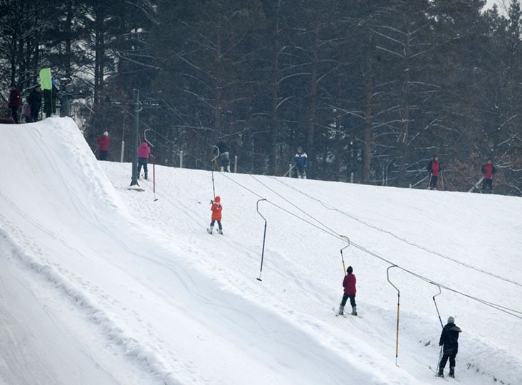 雁鸣蟹岛滑雪场