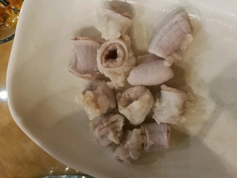          竹肠(其实就是猪的小肠)