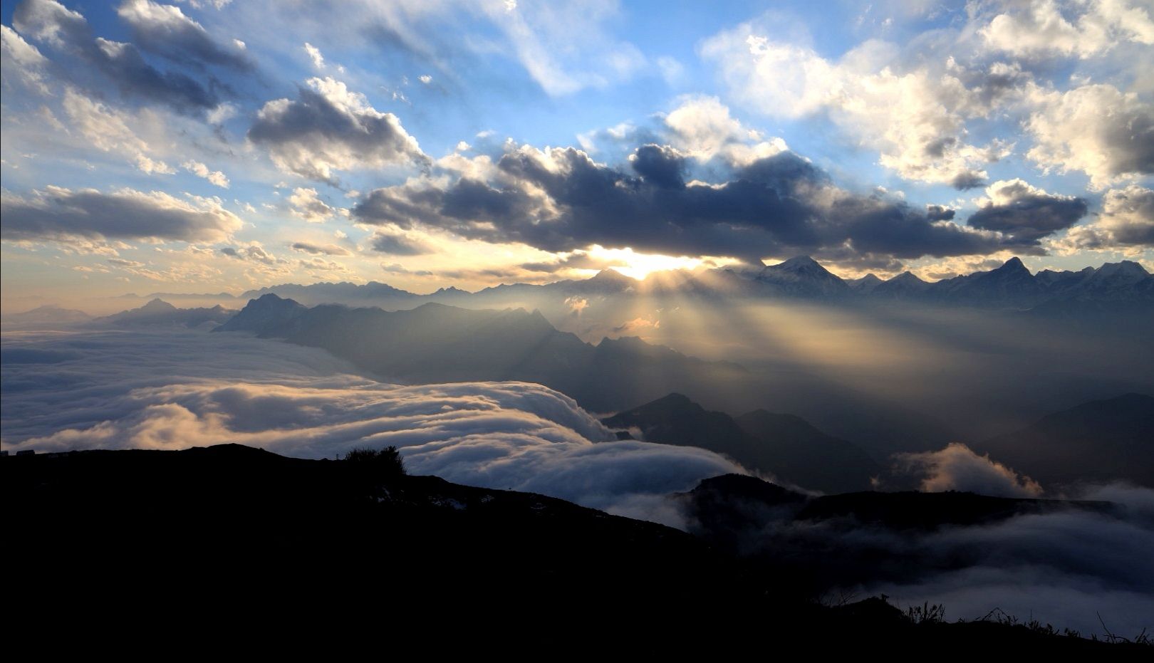 牛背山夕阳