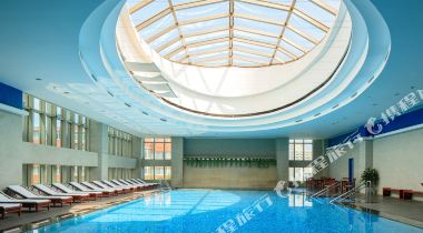 高尔夫套票!天津万丽泰达酒店1-3晚+2大1小早