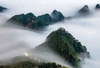 中国湖南宜章莽山五指峰景区包车一日游【莽山景区精华景色区域，一座不用爬的山】
