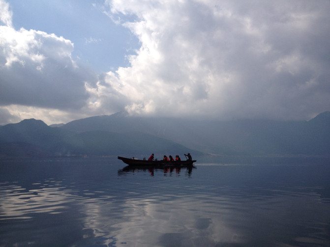 清清玉湖水简谱_清清玉湖水背景图片(3)