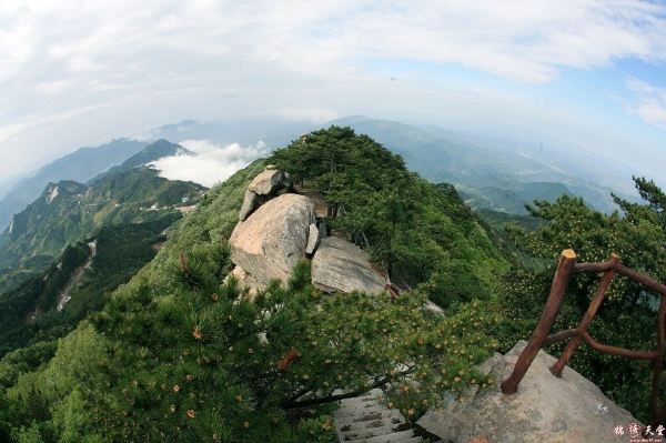 罗田大别山旅游风景和介绍一下入住的大樟树湾休闲养生度假农庄