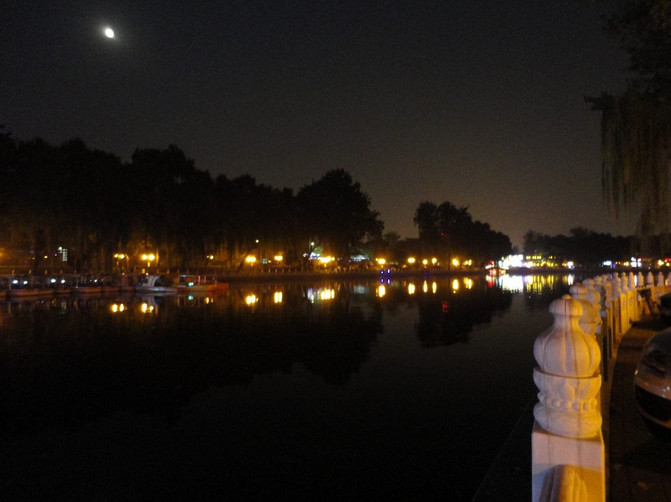后海夜晚游玩攻略,后海夜晚游玩攻略大全