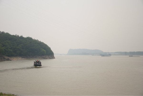 米市芜湖—天门山:天门中断楚江开,碧水东流至此回