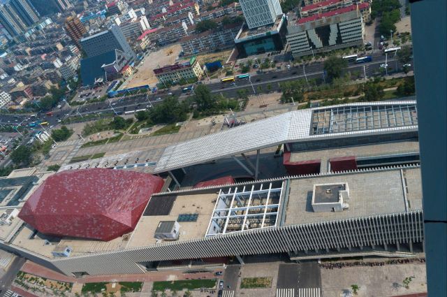 这就是规划设计由华南理工大学何镜堂院士主持的烟台大剧院