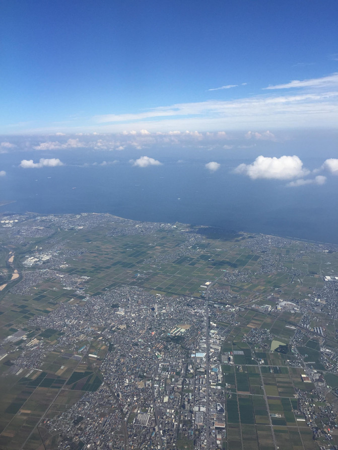 名古屋机场是围海造田,建在海上的机场.