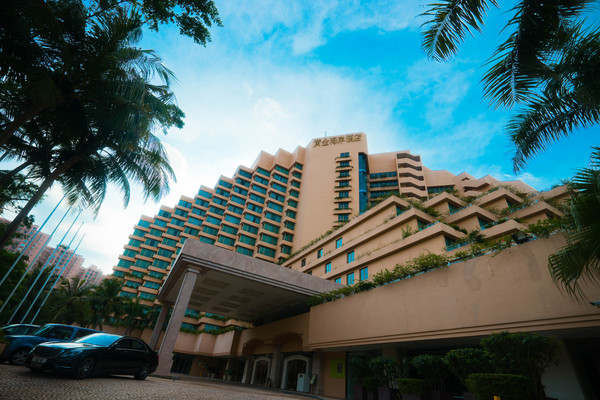 在寸土寸金的香港入住房间超大的五星级酒店"香港黄金海岸酒店"的"