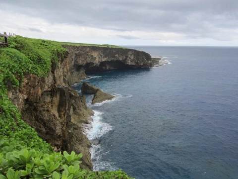 万岁崖  世界第二洞穴潜水点 蓝洞  喝着椰子水,了解塞班 环岛观光
