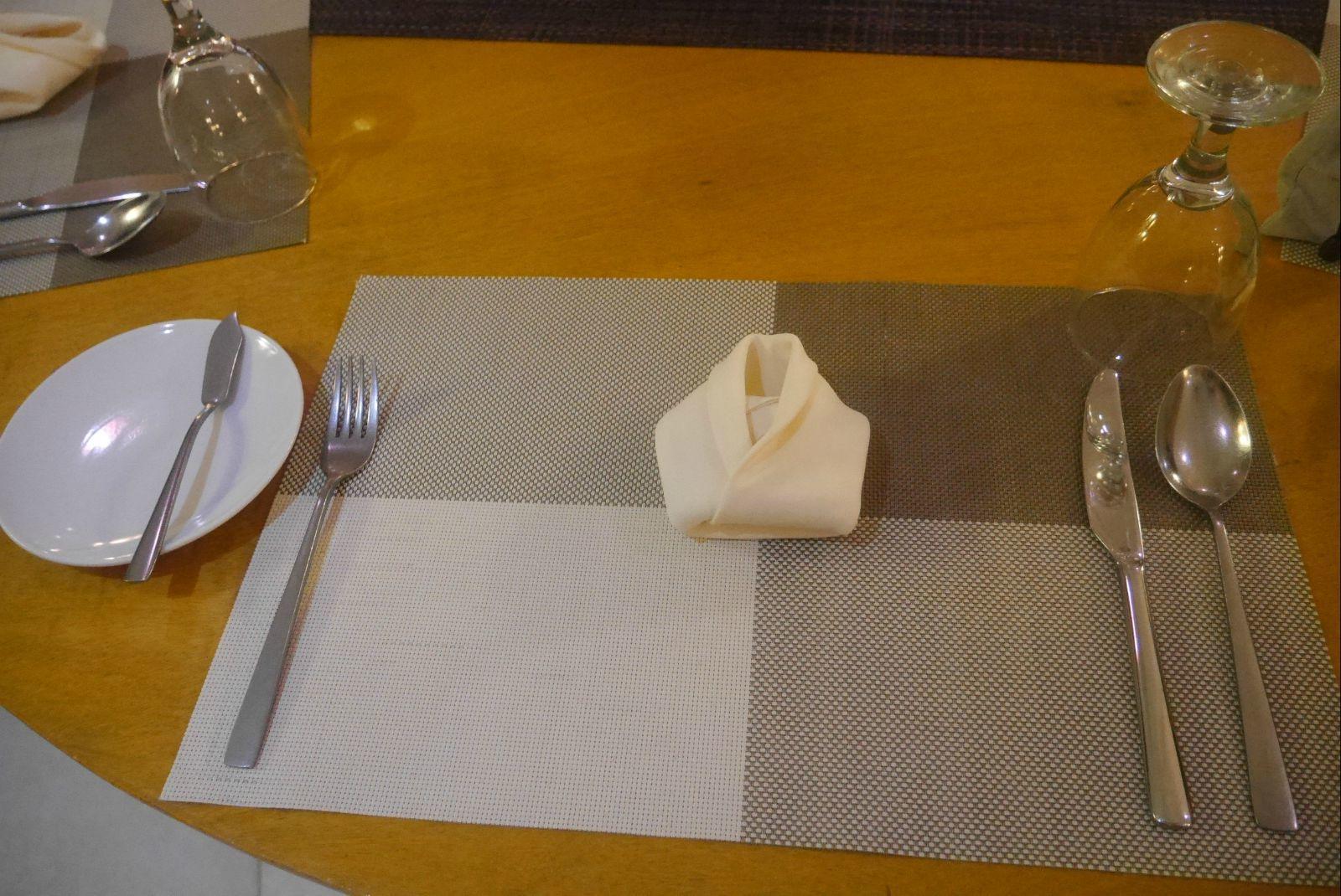 用心叠的酒店餐巾 亚洲豪景大酒店,科隆