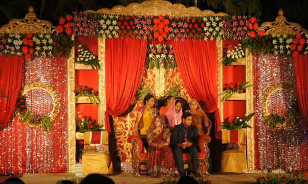 印度人都是在晚上结婚的哦 印度婚礼 4月29日也不知道是印度的什么好