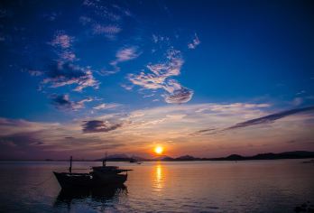 福建东山岛一日游【文艺海岛+风动石+南门湾+私家团独立成团】【免费专车接送，考虑目的地路途遥远，转车麻烦，指定范围内我们上门接送】