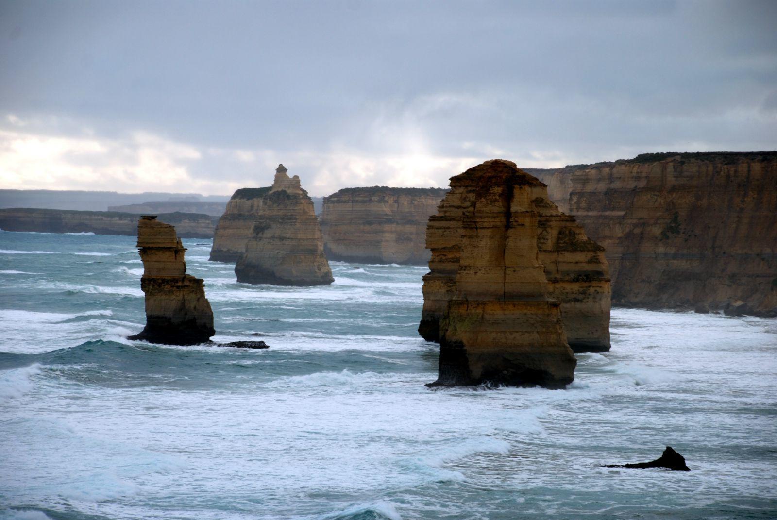 十二门徒(the twelve apostles)大洋路上最著名的景点,我们到达时下着