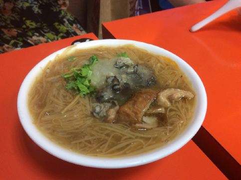 蚝仔面线~挺有特色的! 完成吃吃吃的任务后,散着步回酒店