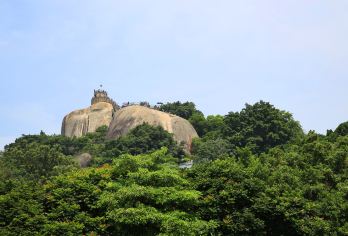 【南普陀鼓浪屿特价大团】厦门山海步道游●赠地图福袋+接送讲解【[丰富行程]鼓浪屿深度探秘，经典万国建筑博览+打卡世遗鼓浪屿！赠鼓浪屿手绘地图+精美开运福袋】