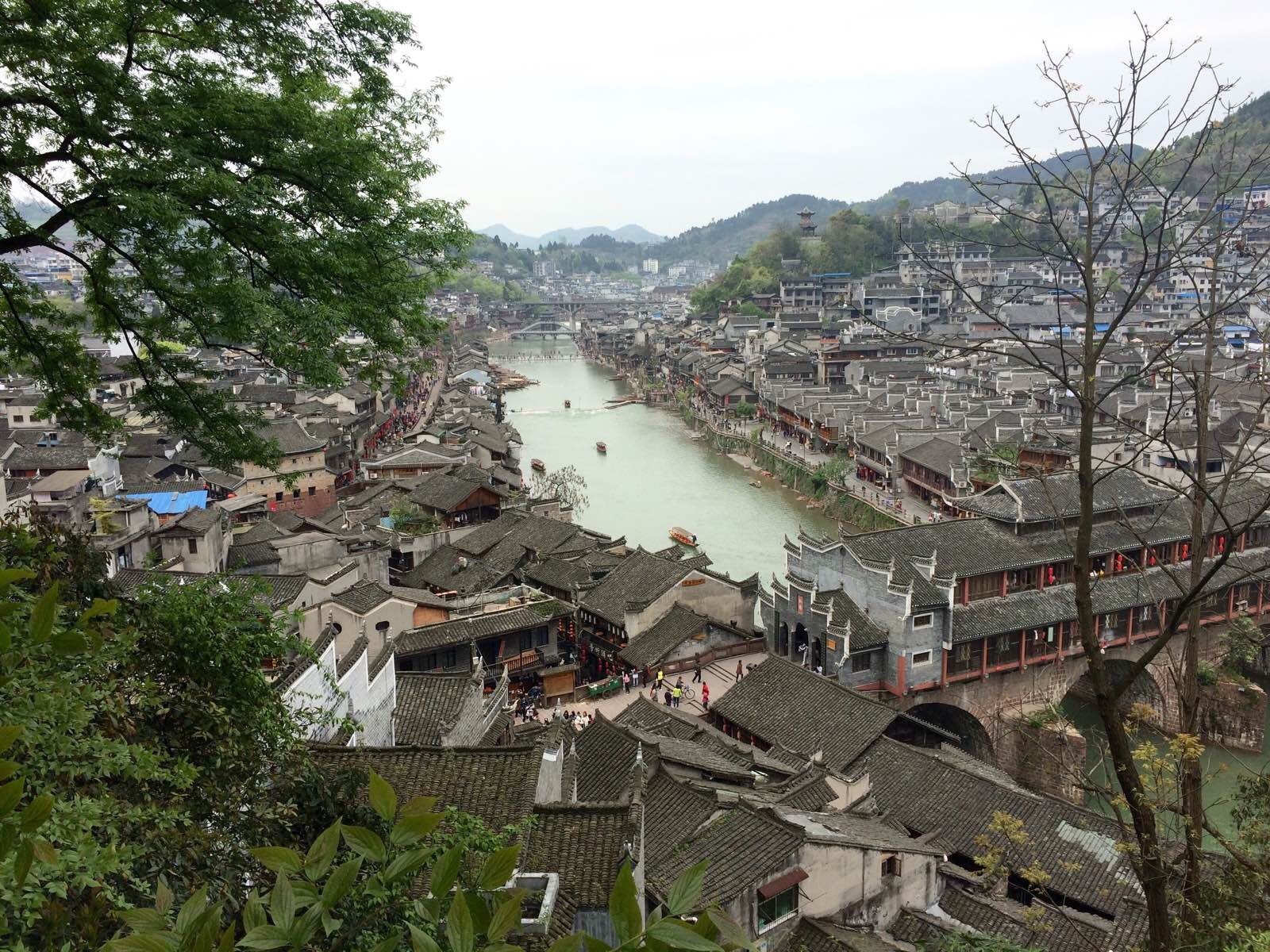 城外的南華山國家森林公園值得一去,在這裡可以一覽古城全景!