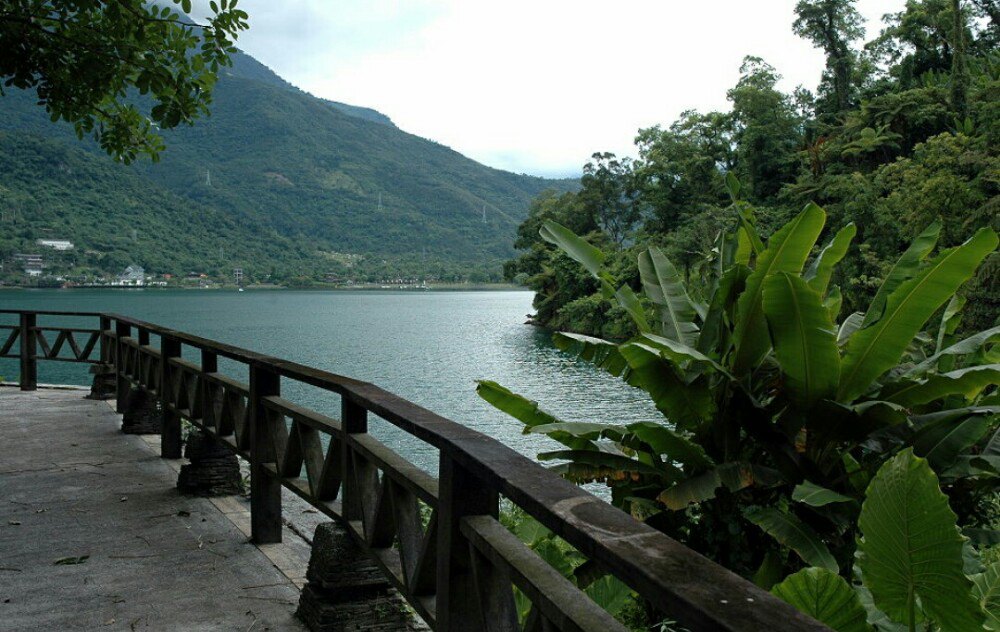 鲤鱼山步道