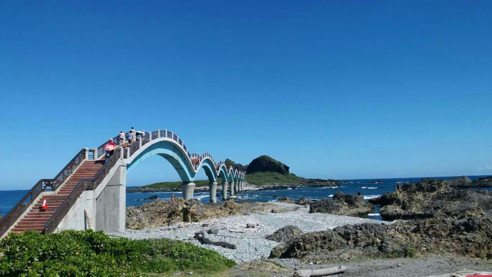 今天參觀了三仙臺和七星潭,太魯閣國家地質公園等景點.