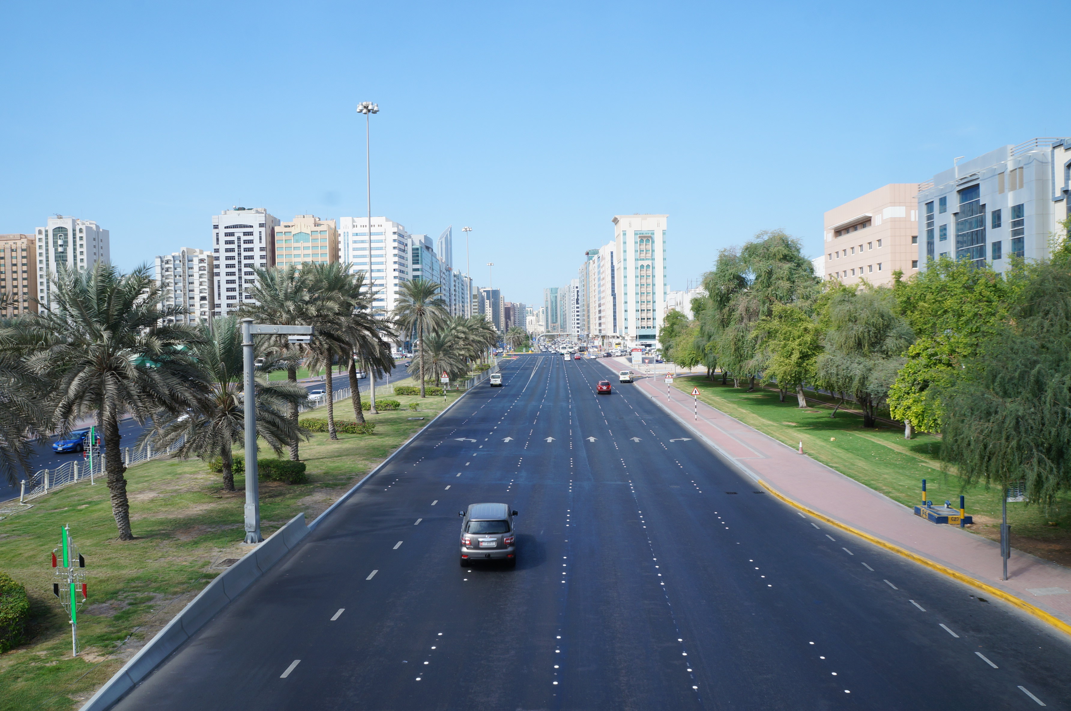 迪拜街道实景图片图片