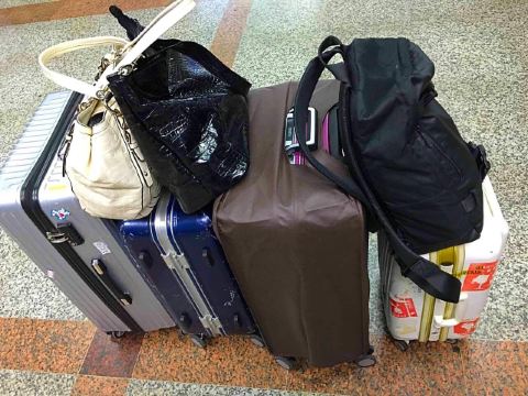 打包好行李,买好船票,出发