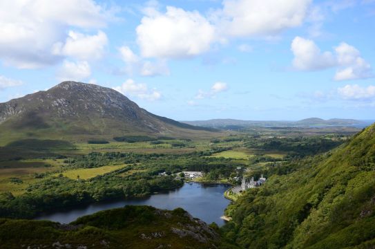 爱尔兰的夏与秋——一眼《闰年》