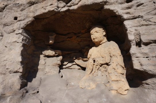 第一窟,风化严重