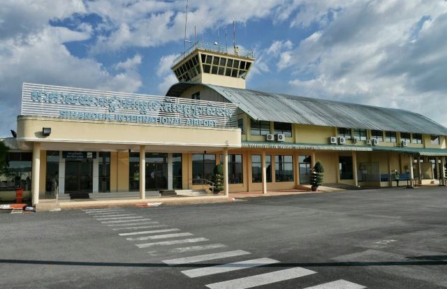 一天只有两个航班的超迷你机场. 西哈努克机场