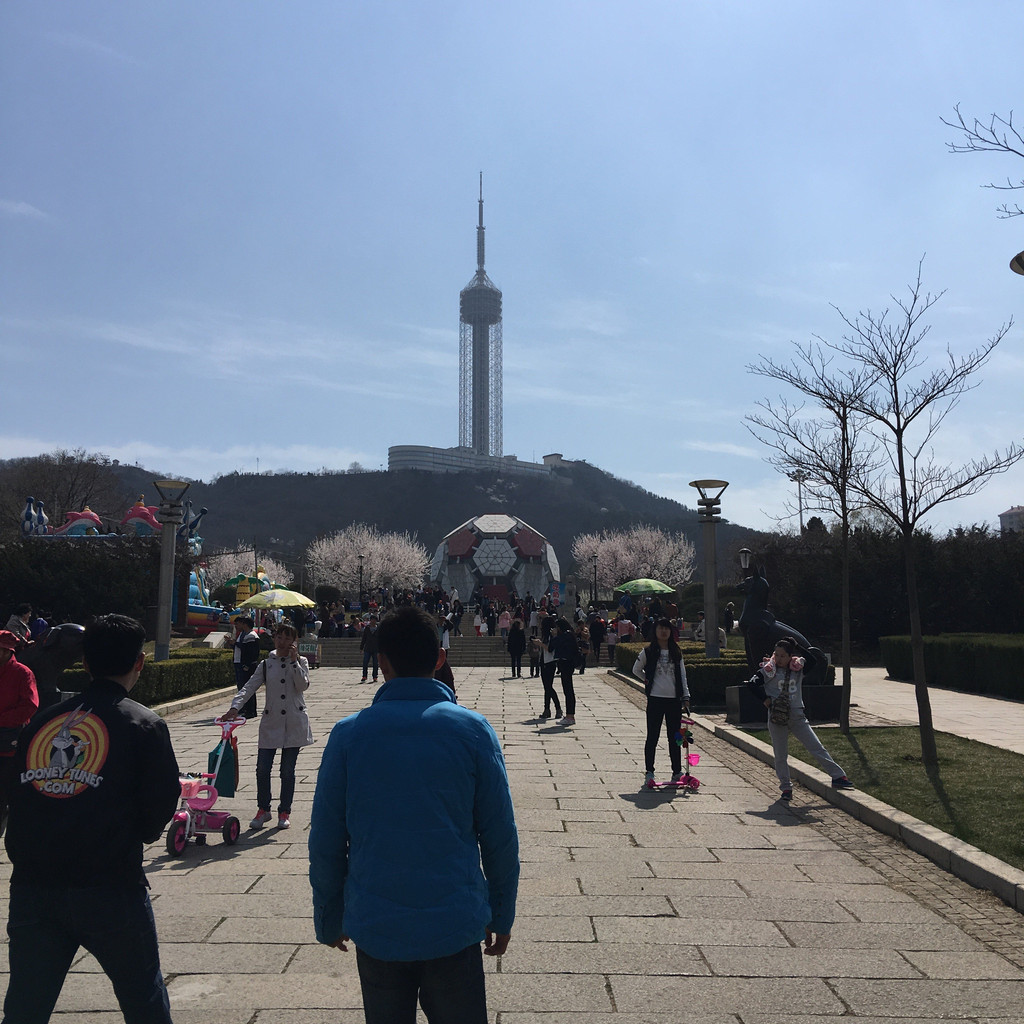 一直記得大連有個足球的地方,原來是勞動公園 老根山莊(解放路店)