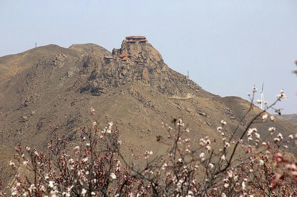 龙混山