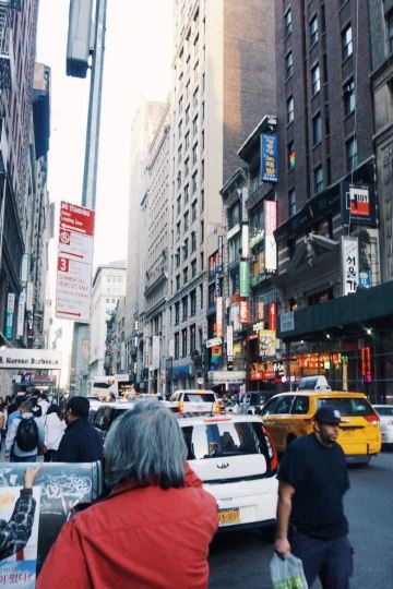 韩国城就在帝国大厦附近,行走其中好真的有种置身韩国的感觉 韩国城