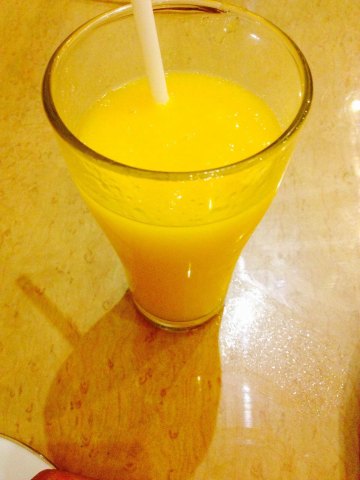 kandy中心区吃饭的地方不多,其中大部分都是类似快餐的咖喱饭,最后