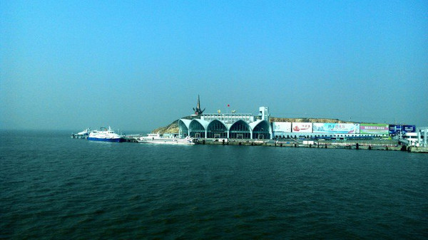 舟船2号 1点10分,我们到达了嵊泗李柱山码头.