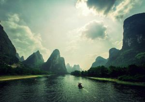 国内十大旅游景点排行榜最新 CggYtFa1WkKANHt3AAHAGi7z8qM213_C_300_210.jpg